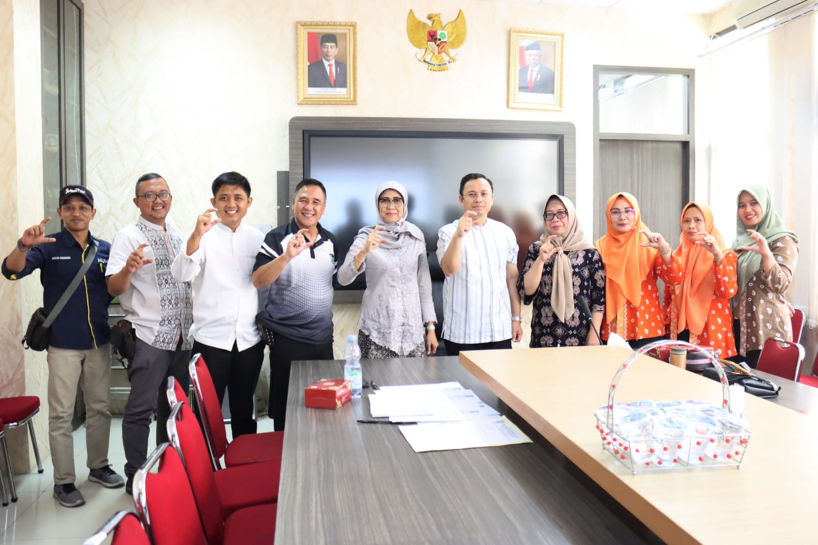 Bagian Humas Setda Monitoring dan Evaluasi Penerapan UU KIP pada Bapelitbangda dan Perumda Tirta Patriot